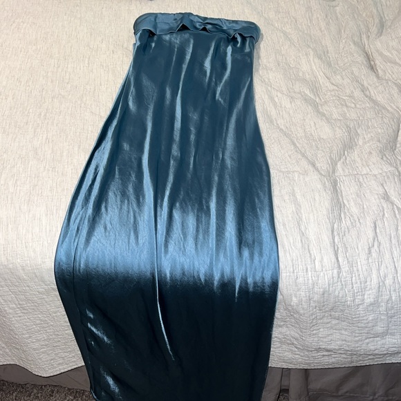 blue maxi strapless and low back satin dress. size medium. - Picture 5 of 8